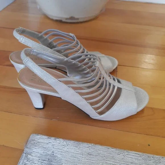 Sandals - Picture 3 of 3